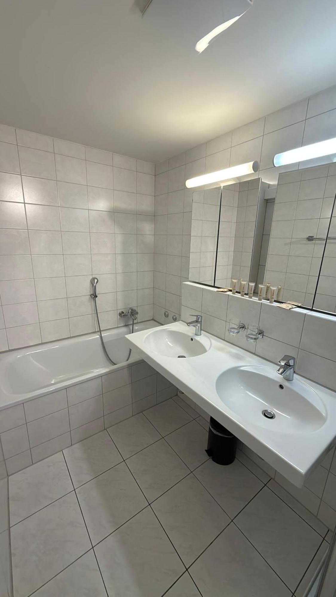 Hitrental Stauffacher Apartments Zurich Exterior photo